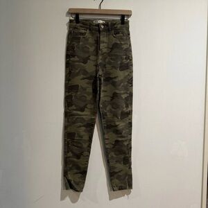 ZARA Camouflage Skinny Jeans Green Camo Mid Rise Denim Size 4